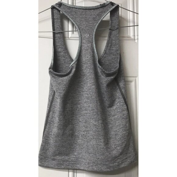 EUC Lululemon Tank Top Set of 2 Womens Size 2 - Picture 8 of 9